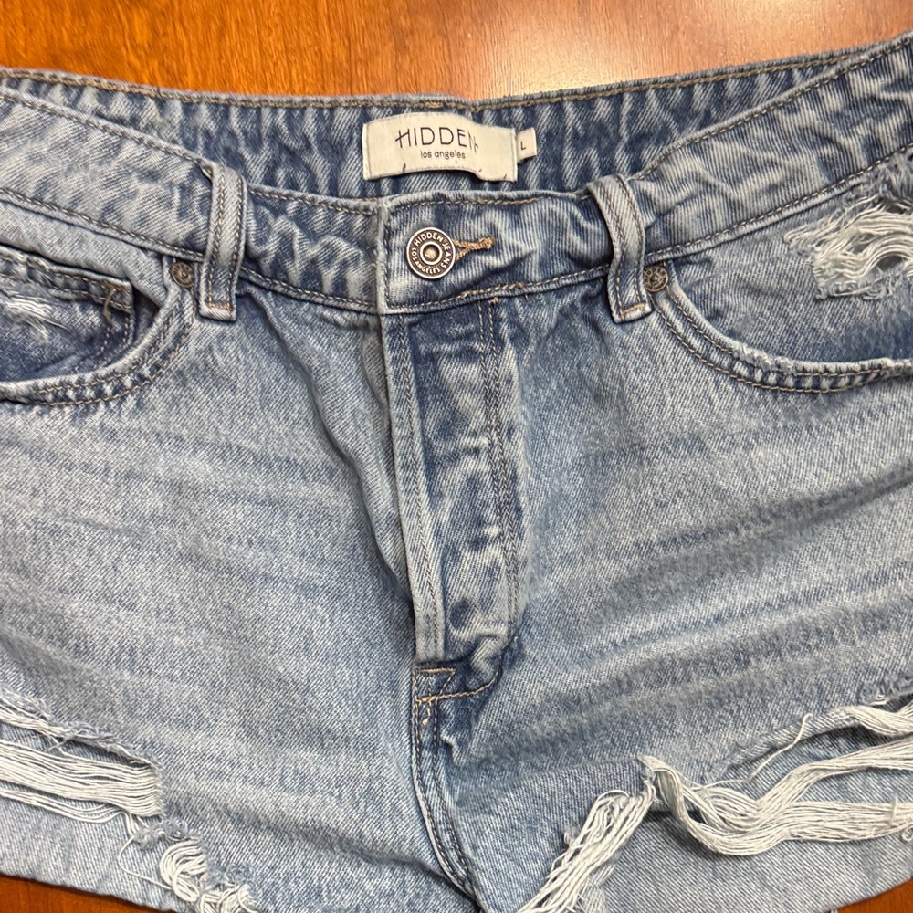 Hidden Los Angeles Distressed Denim Shorts size large